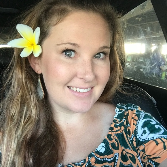 Meet your Posher, Amanda - Picture 1 of 1